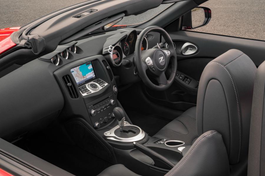 Интерьер Nissan 370Z Roadster (Z34) 2012 года  (AU) (фото 22 из 33)